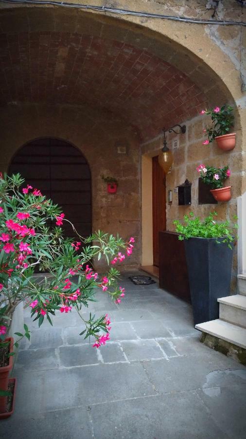 Cittadella 13 romantic house Pitigliano Esterno foto